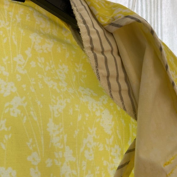 Fun and bright CABI jacket excellent condition - Picture 6 of 7